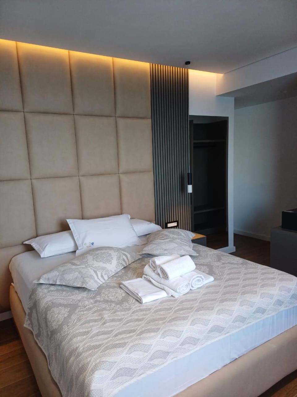 Blue Bay Hotel ซารานเดอ ภายนอก รูปภาพ